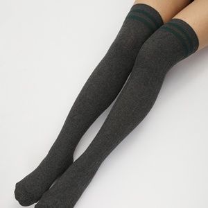 OVER THE KNEE SOCKS (NEW)